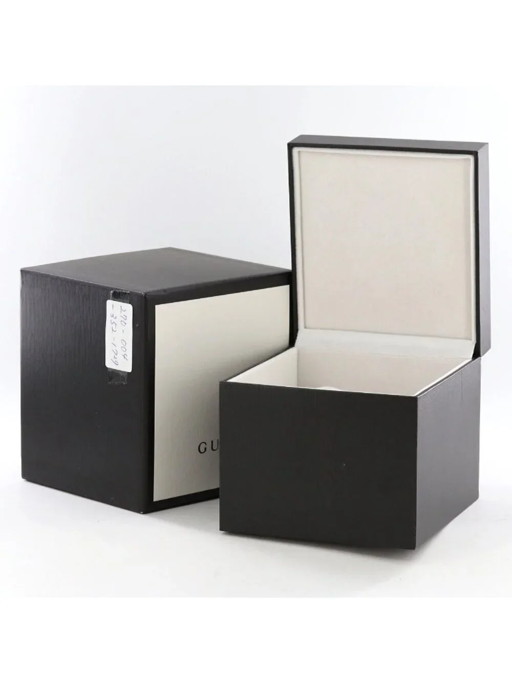 Gucci Dive 136.2 Quartz Watch